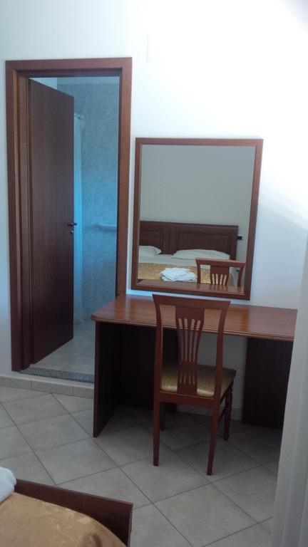 Del Riccio Hotel Martirano Szoba fotó